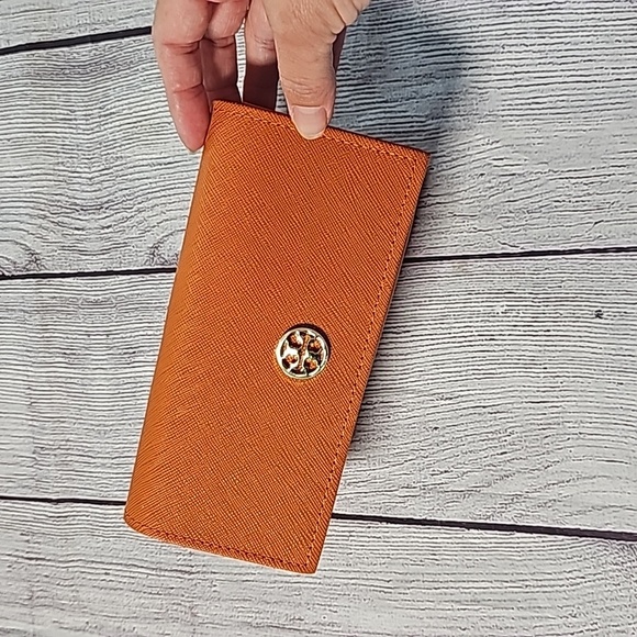 Tory Burch Accessories - Tory Burch eye glass case